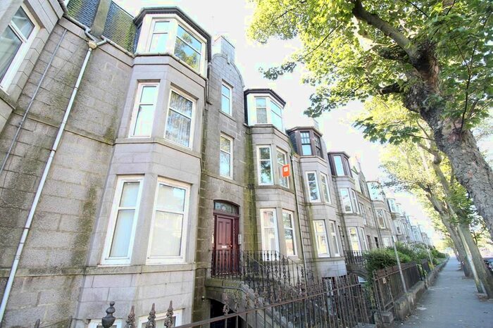 1 Bedroom Flat To Rent In Fonthill Road Flat, First Left, AB11