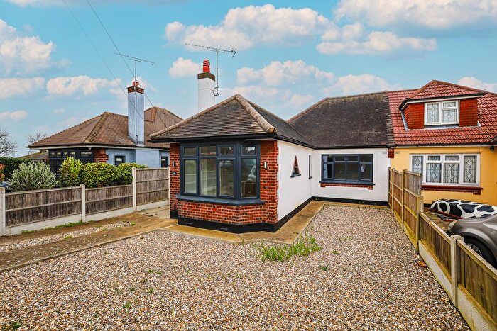 3 Bedroom Semi Detached Bungalow For Sale In Bridgwater Drive, Westcliff-On-Sea, SS0