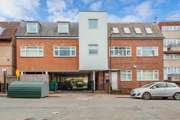 1 Bedroom Apartment To Rent In Raglan Road, London, E17