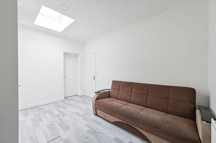 3 Bedroom Bungalow For Sale In Colton Gardens, Tottenham, London, N17