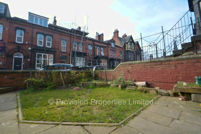 3 Bedroom Flat To Rent In Regent Park Terrace, Hyde Leeds, LS6