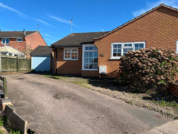 2 Bedroom Semi-Detached Bungalow To Rent In Carbery Close, Oadby, LE2