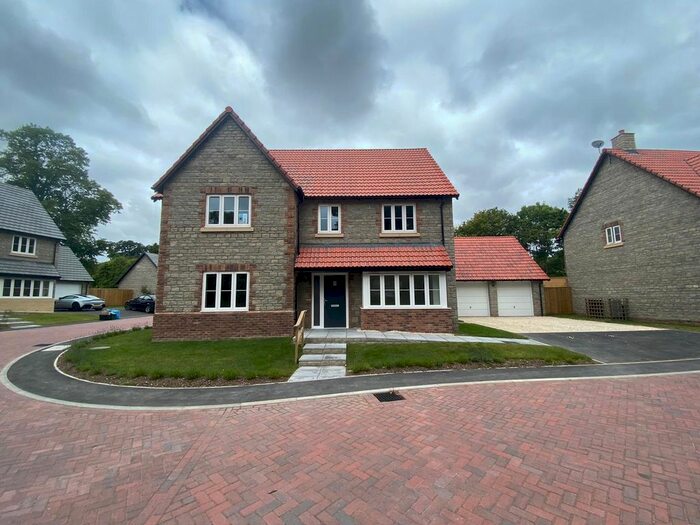 4 Bedroom Detached House For Sale In Sparkford Road, Sparkford, Yeovil, BA22