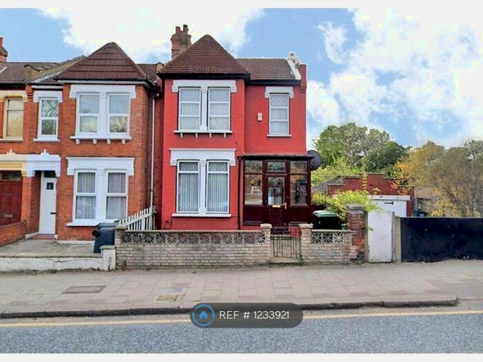 4 Bedroom Terraced House To Rent In Westbury Avenue, London, N22