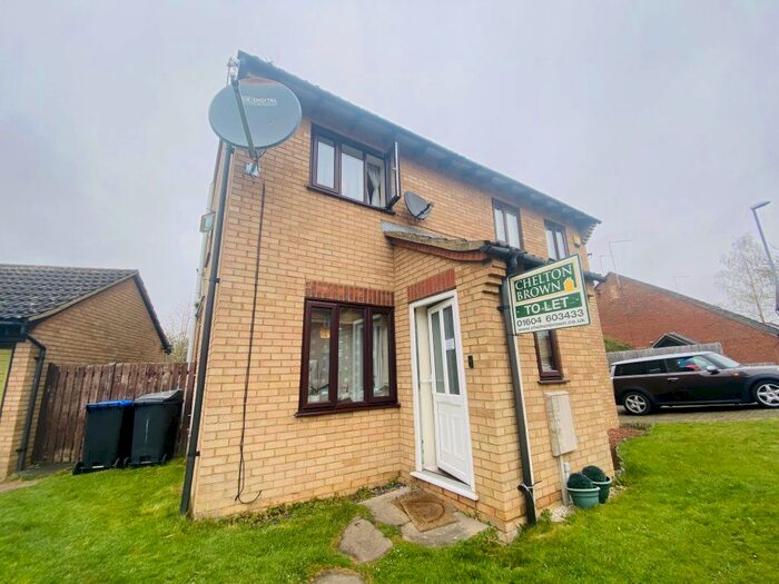 2 Bedroom Property To Rent In Aquitaine Close, Northampton, NN5