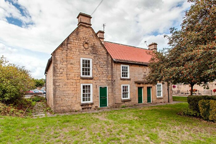 2 Bedroom Cottage For Sale In Cotton Street, Bolsover, S44