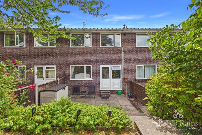 3 Bedroom Terraced House For Sale In Avon Drive, Congleton, Cheshire, CW12