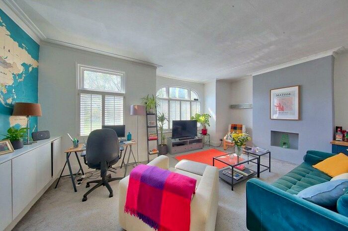 2 Bedroom Apartment To Rent In Emmanuel Road, SW12