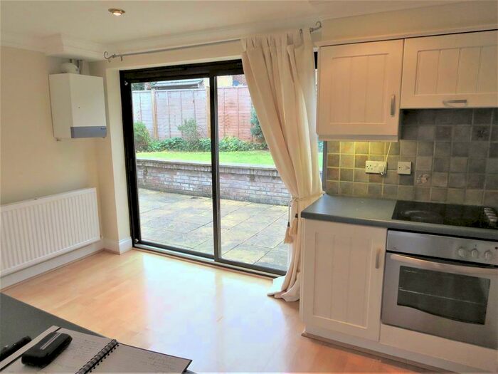 3 Bedroom Link Detached House To Rent In Hilmanton, Lower Earley, Reading, RG6