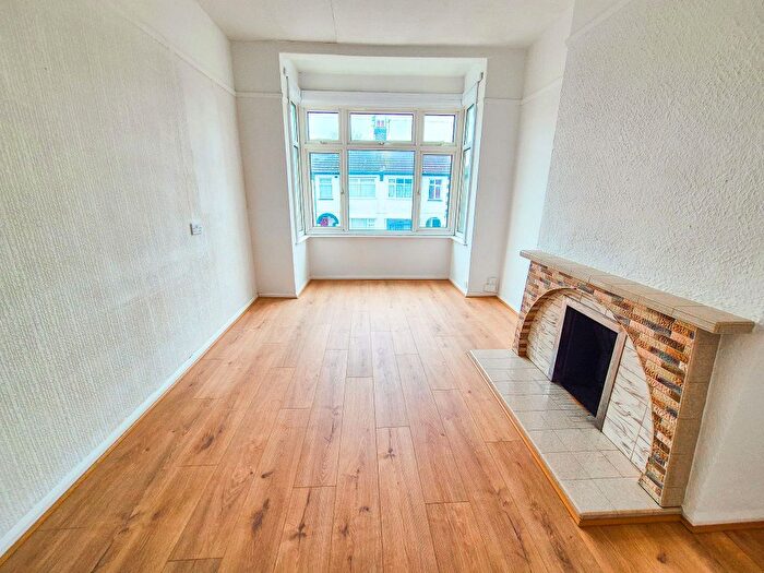 1 Bedroom Flat To Rent In Seaforth Avenue, Southend-On-Sea, Essex, SS2