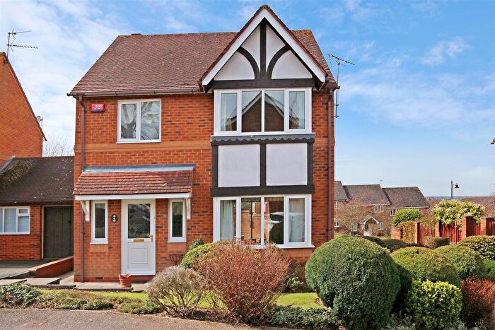 3 Bedroom Detached House For Sale In Raphael Close, Shenley, Radlett, WD7