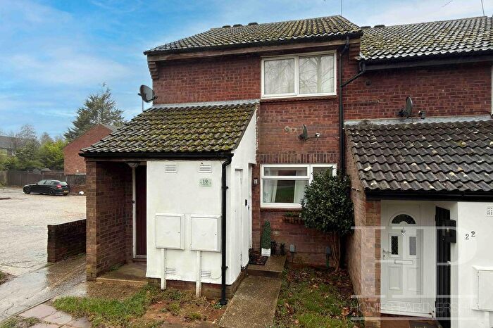 1 Bedroom Maisonette For Sale In Timberlands, Crawley, RH11