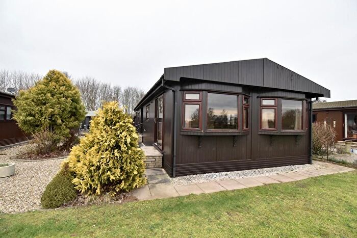 2 Bedroom Park Home For Sale In Torksey Lock, Lincoln, LN1