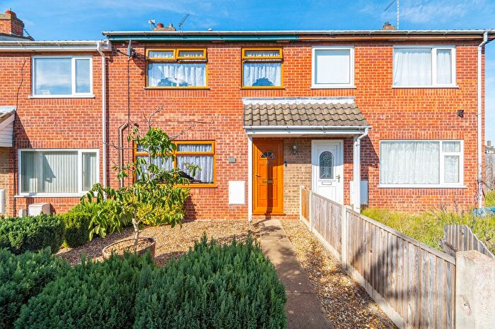 3 Bedroom Terraced House For Sale In Fern Gardens, Belton, NR31