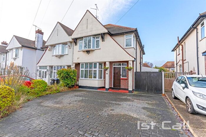 4 Bedroom Semi-Detached House For Sale In Rutland Avenue, Southend On Sea, SS1