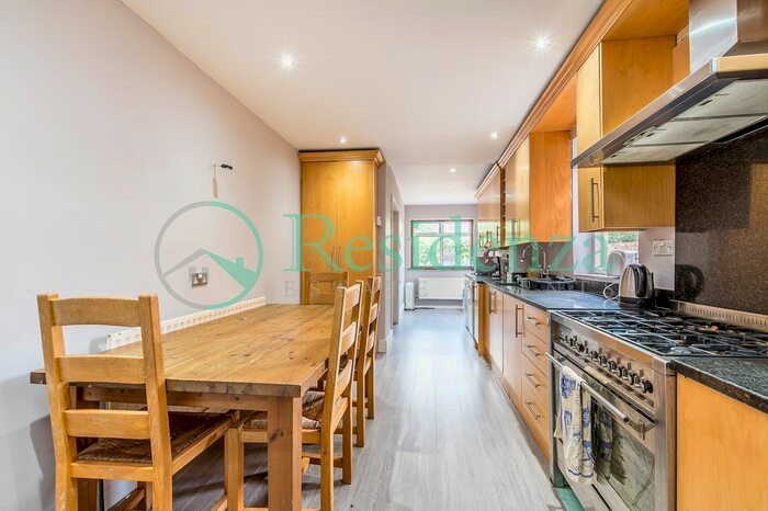 4 Bedroom Terraced House To Rent In Valnay Street, London, SW17