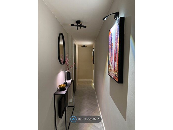 2 Bedroom Flat To Rent In Waterloo Road, Stalybridge, SK15