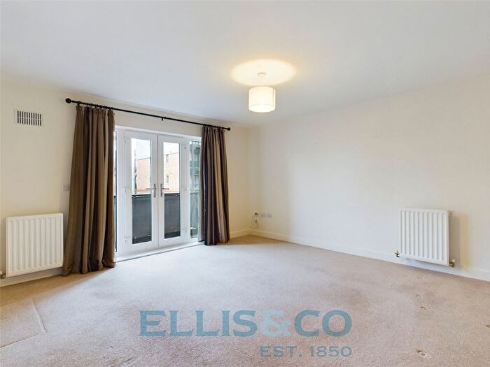 2 Bedroom Flat To Rent In Bridleway House, Cannons Wharf, Tonbridge, TN9