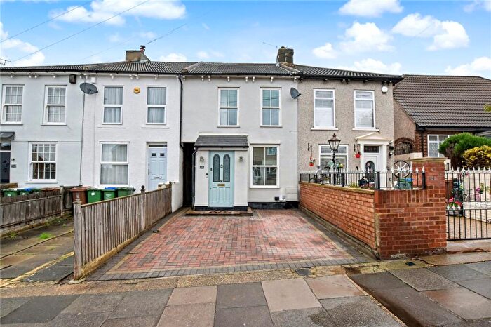 3 Bedroom Terraced House For Sale In Standard Road, Bexleyheath, DA6