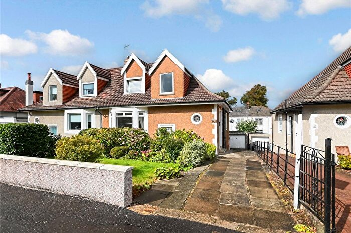 3 Bedroom Bungalow For Sale In Crosshill Drive, Burnside, Glasgow, South Lanarkshire, G73
