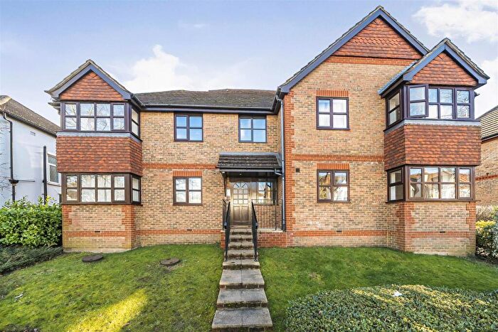 1 Bedroom Flat To Rent In St Andrews Court, Dukes Avenue, New Malden, KT3