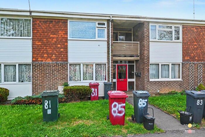 2 Bedroom Flat For Sale In Fulmead Road, Reading, Berkshire, RG30
