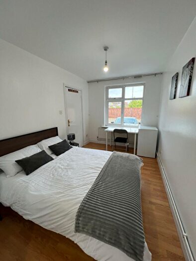 1 Bedroom Terraced House To Rent In Hydethorpe Avenue, London, N9