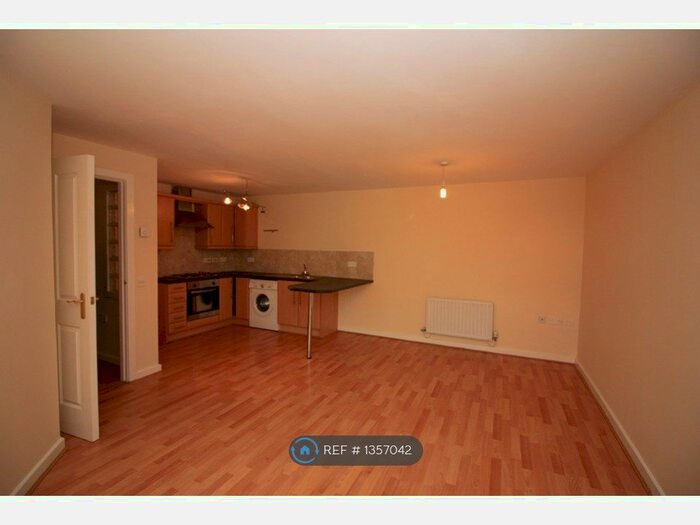 2 Bedroom Flat To Rent In Victoria Lane, Whitefield, M45