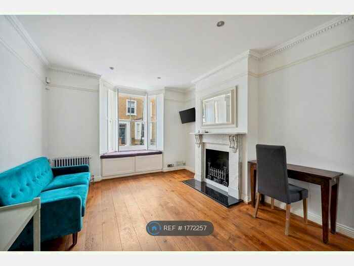 4 Bedroom Semi-Detached House To Rent In Grosvenor Road, Richmond, TW10