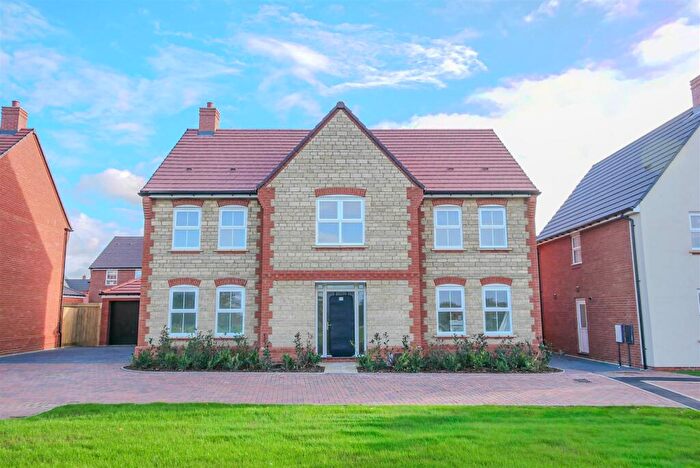 5 Bedroom Detached House For Sale In Cadewell Lane, Benson, OX10