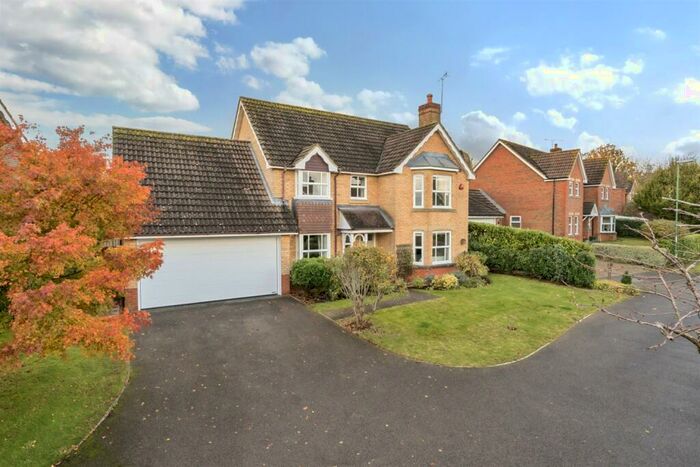 4 Bedroom Detached House To Rent In Masons Way, Codmore Hill, Pulborough, RH20