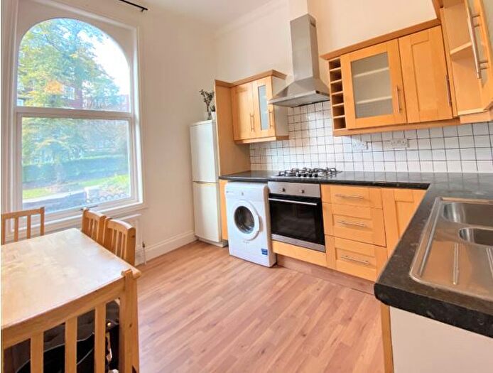 3 Bedroom Flat To Rent In Haverstock Hill, London, NW3