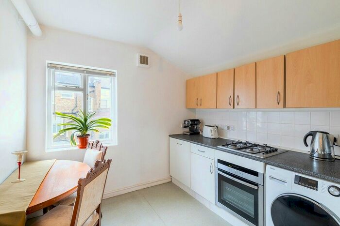1 Bedroom Flat To Rent In Shorrolds Road, Fulham, SW6