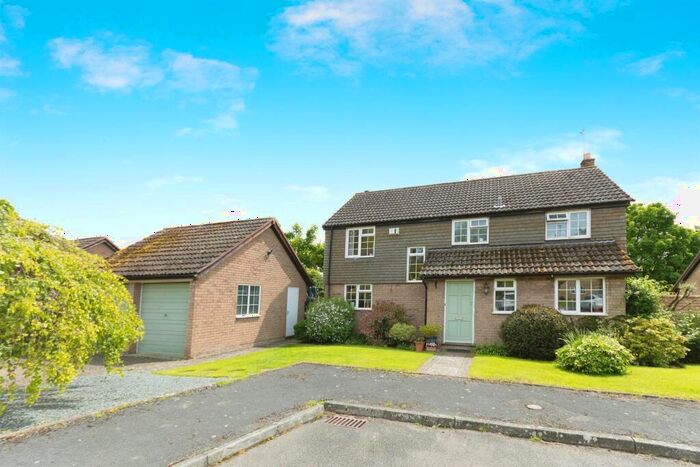 4 Bedroom Detached House For Sale In Manor Close, Great Addington, NN14