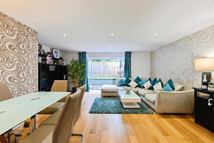 3 Bedroom Semi-Detached House For Sale In Beverley Road, Whyteleafe, Surrey, CR3