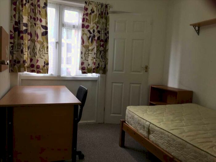 1 Bedroom End Of Terrace House To Rent In Tennyson Avenue, Canterbury, CT1