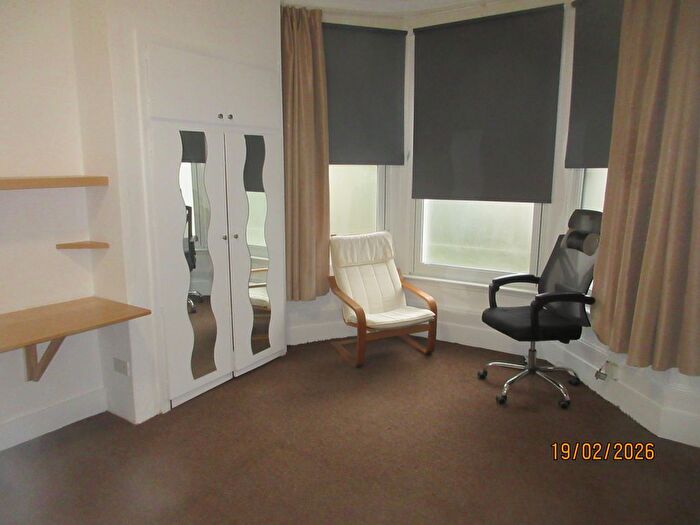 Studio To Rent In Bulwer Rd, Leytonstone, E11