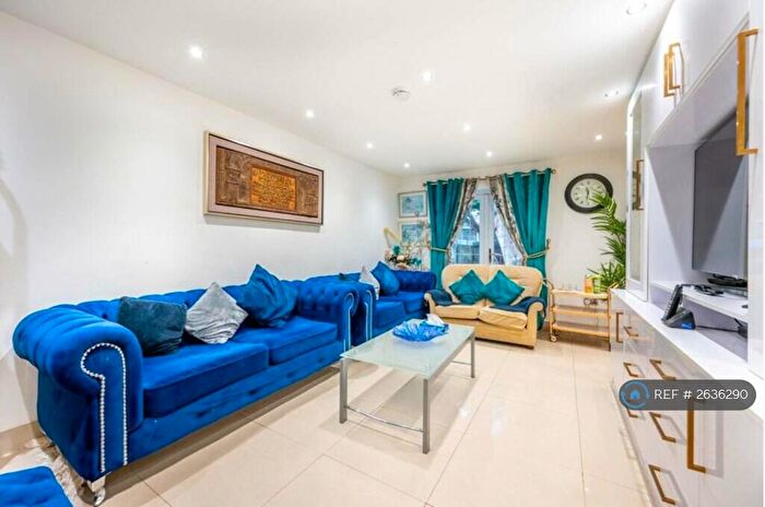 4 Bedroom Semi-Detached House To Rent In Lincoln Road, London, E13