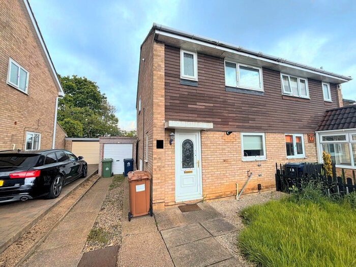 3 Bedroom House To Rent In Berwick Street, Washington, NE38