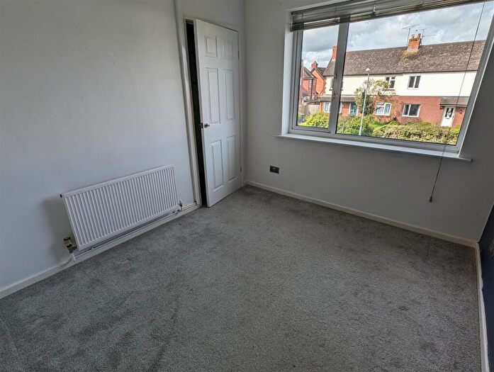 2 Bedroom Maisonette To Rent In New Road, Studley, B80
