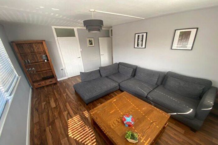 3 Bedroom Flat To Rent In Bispham House, Liverpool, L3