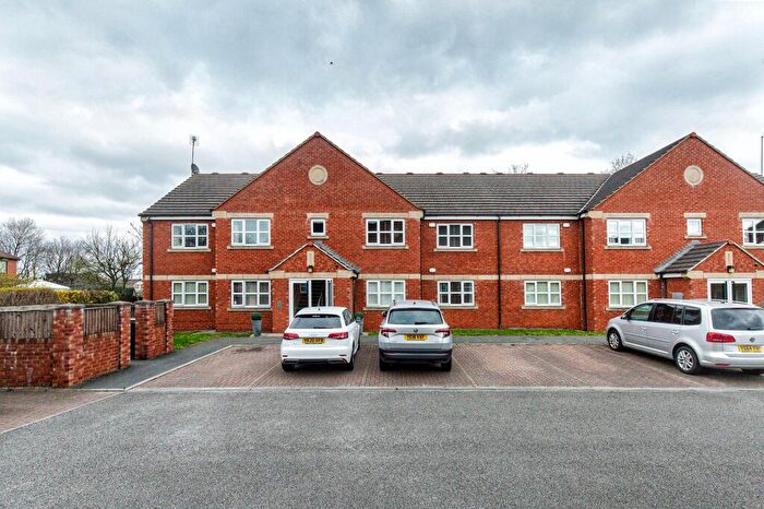 2 Bedroom Flat For Sale In Queens Road, Morley, LS27