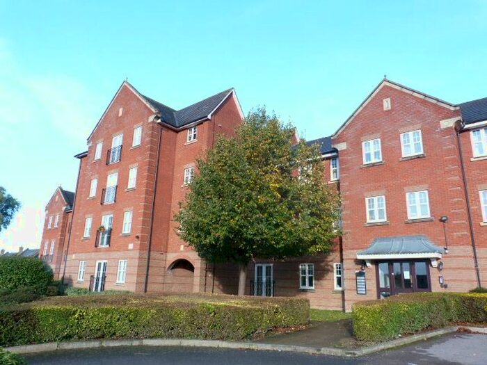 2 Bedroom Flat To Rent In Shillingford Close, Mill Hill, NW7