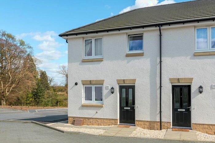 3 Bedroom Semi-Detached House For Sale In Woodfarm, Dalry Rd, Kilwinning K, A13