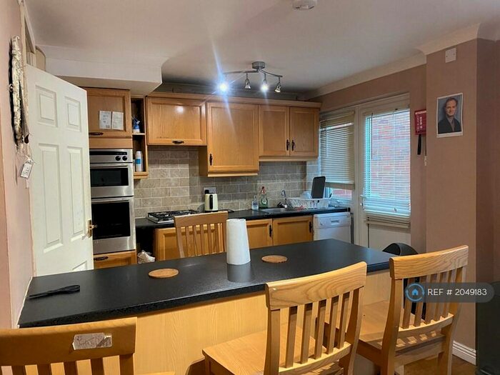 4 Bedroom Semi-Detached House To Rent In Brougham Place, Farnham, GU9