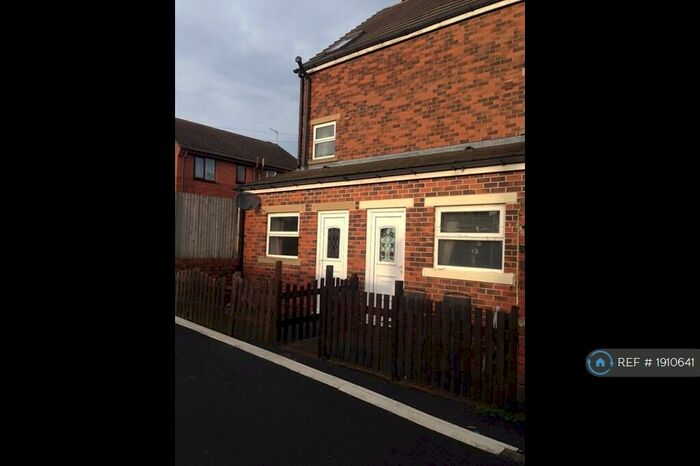 3 Bedroom Terraced House To Rent In Mafeking Avenue, Leeds, LS11