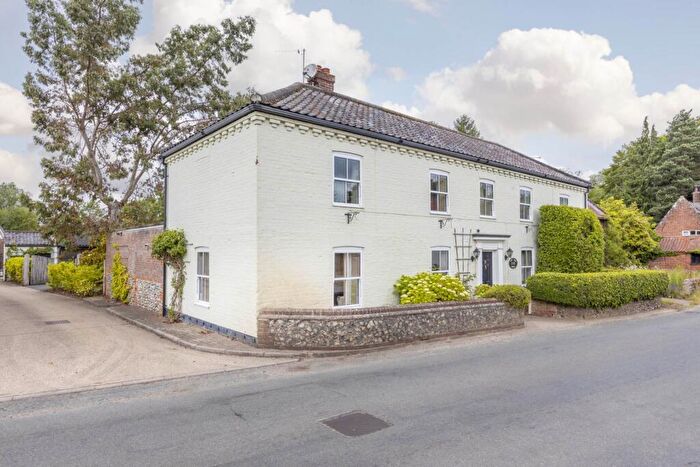 3 Bedroom Detached House For Sale In Brook Street, Buxton, NR10
