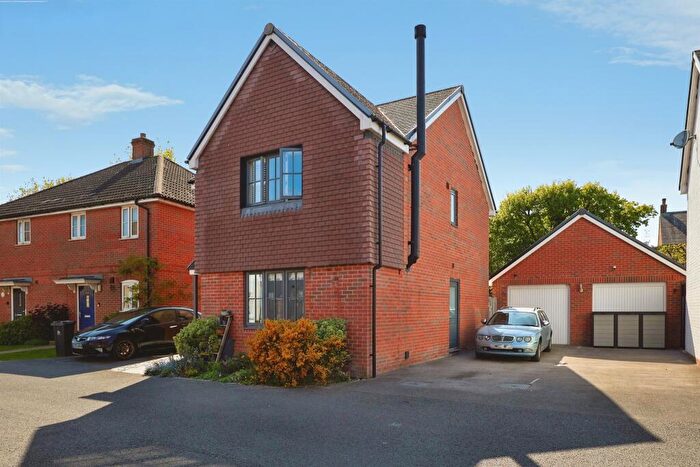 3 Bedroom Detached House For Sale In Anstee Road, Shaftesbury, SP7