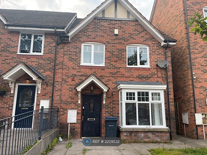 3 Bedroom Semi-Detached House To Rent In Claerwen Grove, Northfield, Birmingham, B31