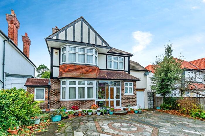 4 Bedroom Detached House For Sale In Upper Shirley Road, Croydon, CR0